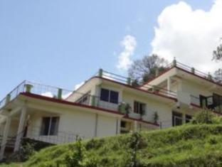 Nature's Valley Resort